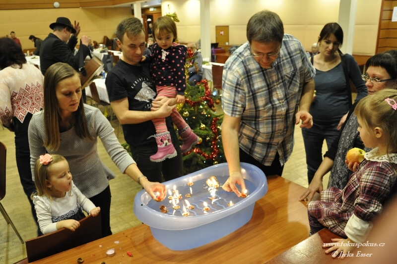 Vánoèní punè v Kulturním domì Kyje.