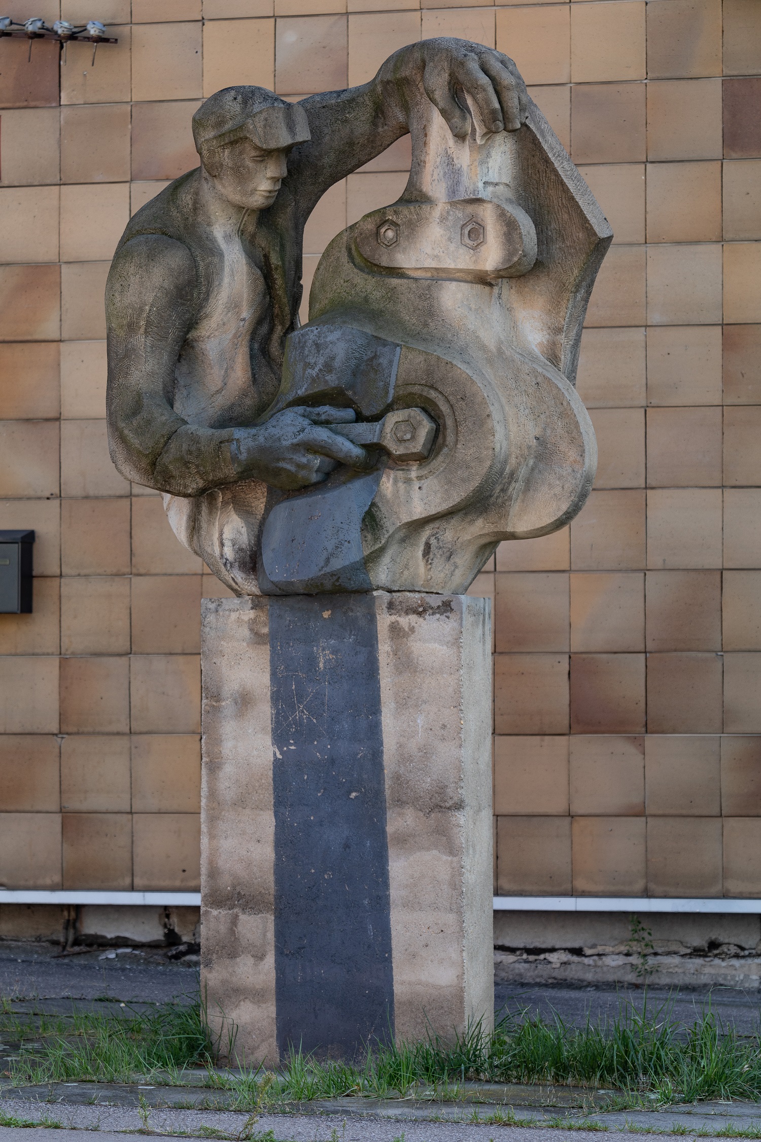 Montážník - socha, Kardašovská, Hloubětín