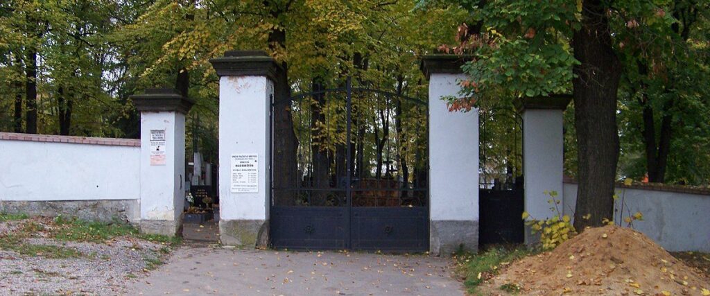 Kvůli ledovce zůstávají některé pražské hřbitovy uzavřené