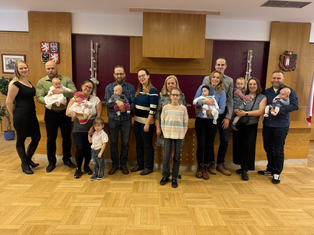 Noví občánci Prahy 14 byli slavnostně přivítáni