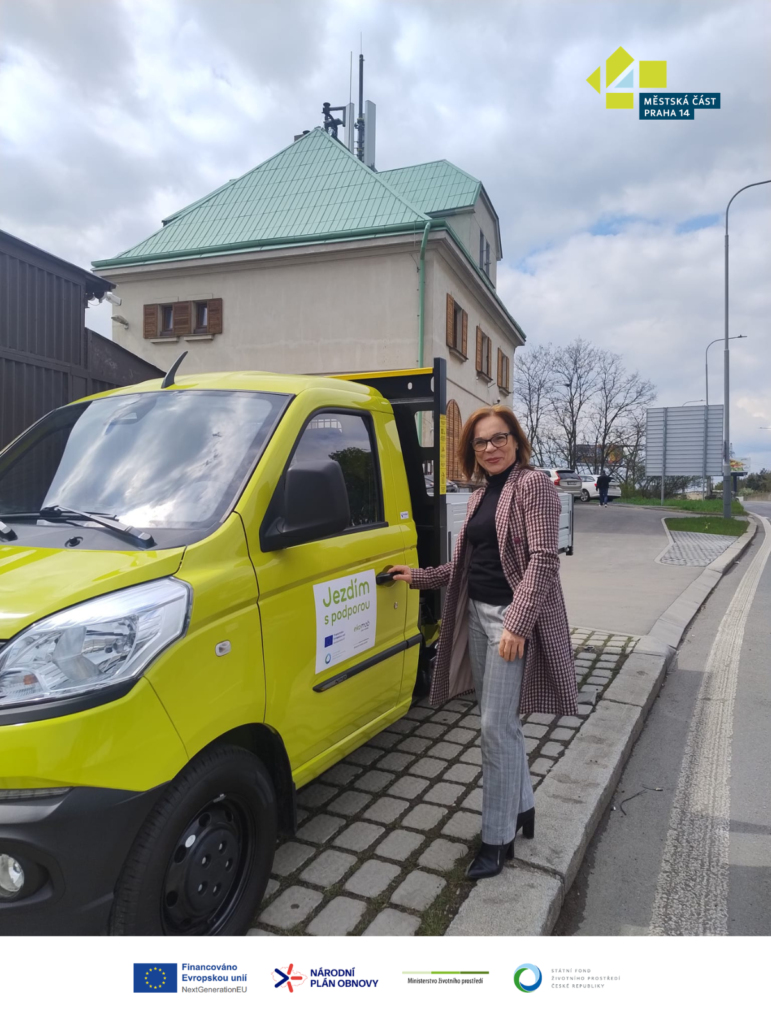 Praha 14 převzala nové elektrické pracovní stroje