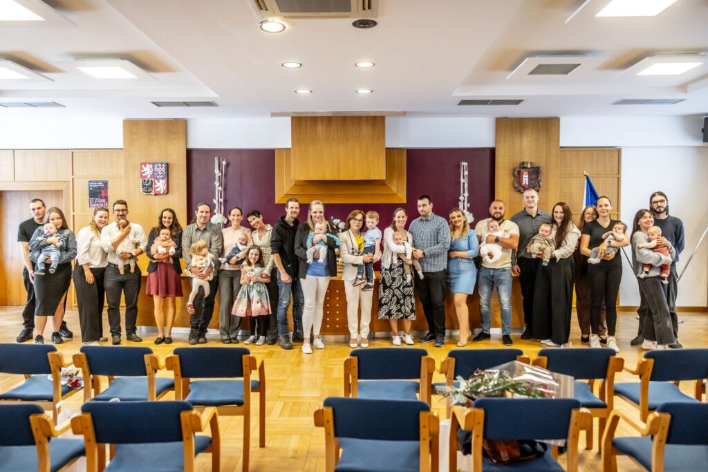 Květnové vítání občánků Prahy 14 v Galerii 14